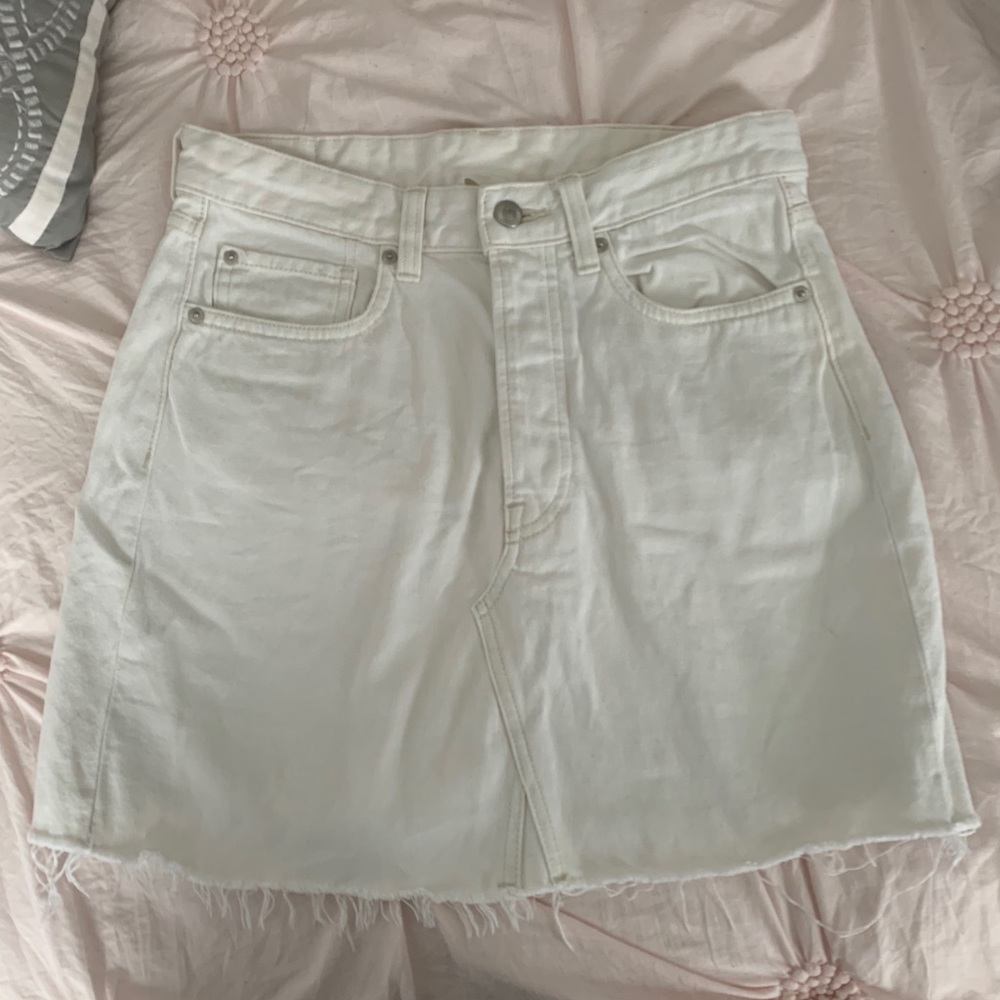 white denim skirt
